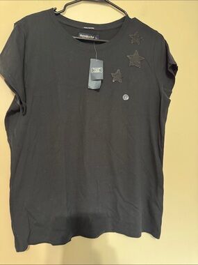 Abercrombie & Fitch Black Star Patch Short Sleeve Tee. 100% Cotton